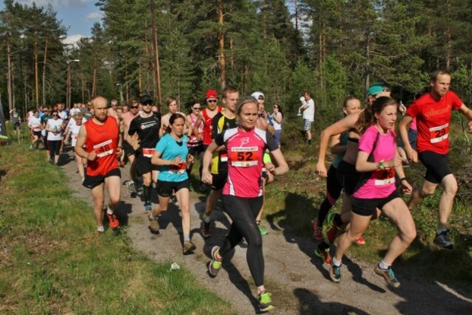 Elin Sjaastad og Matthew Speake vant Gjerdrumsløpet IMG_0096_start_12km (640x427).jpg