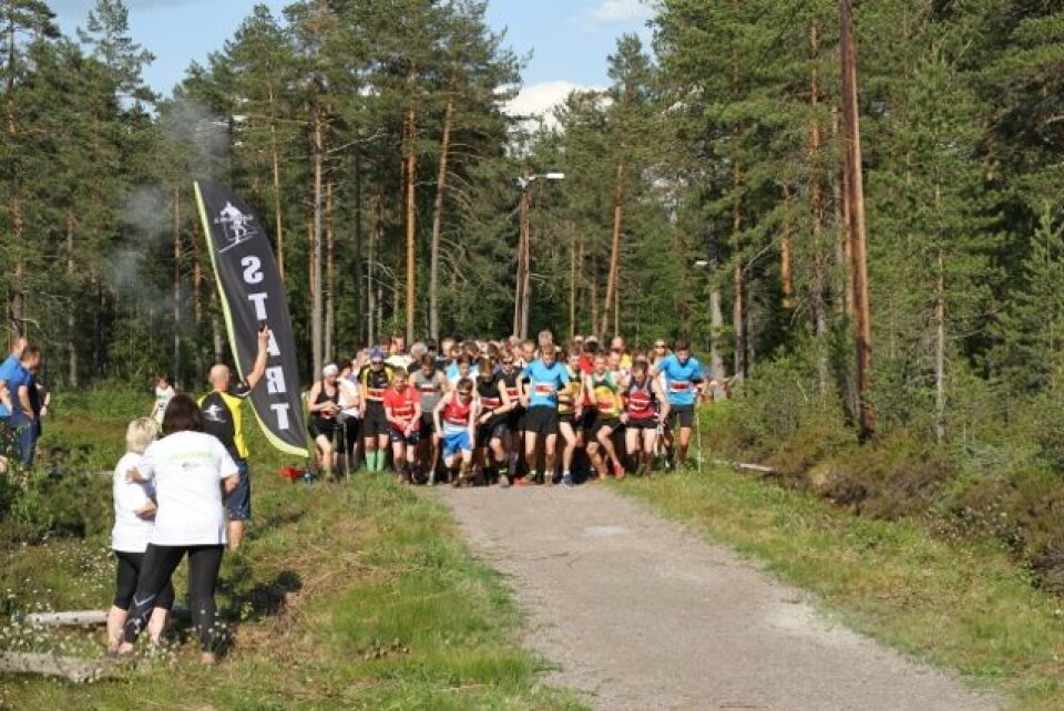 Elin Sjaastad og Matthew Speake vant Gjerdrumsløpet IMG_0079_Start12km (640x427).jpg