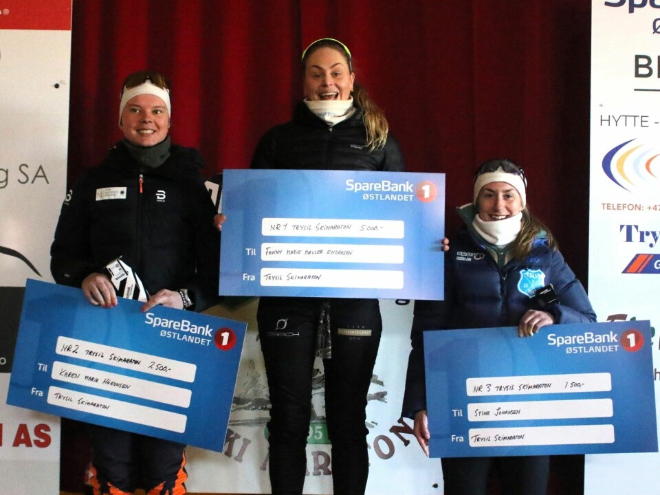 Seierpallen (fra venstre) Karen Marie Håkonsen, Fanny Marie Møller Endresen og Stine Johansen. (Foto: Rolf Bakken)