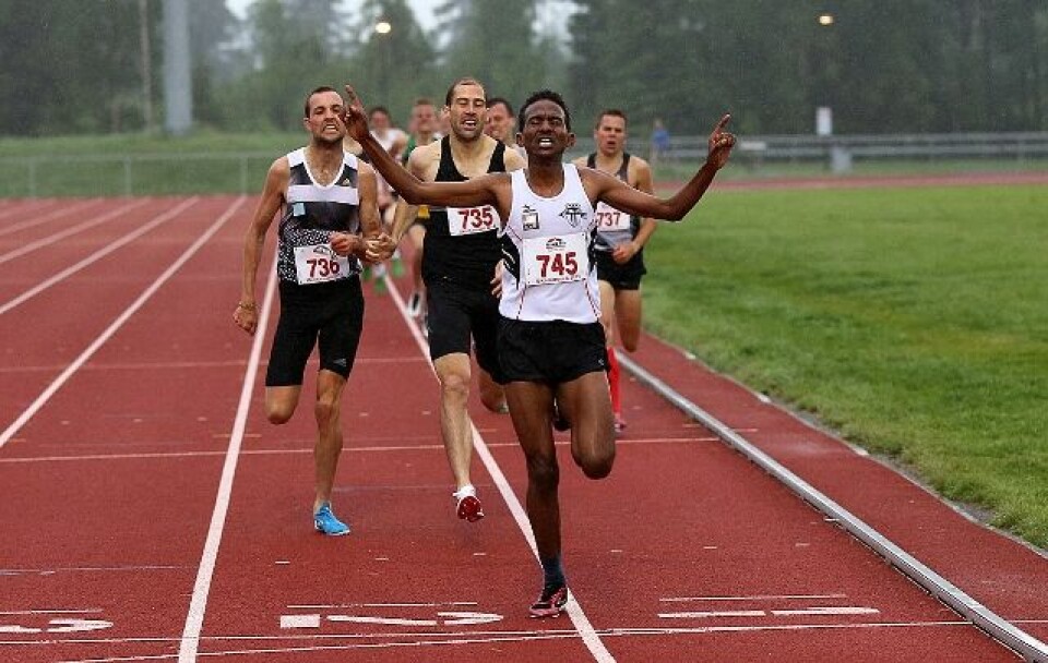 Sindre Buraas beste norske på 1500 meter eliteløp på Jessheim 17-Elite-herrer_maalgang (640x405)
