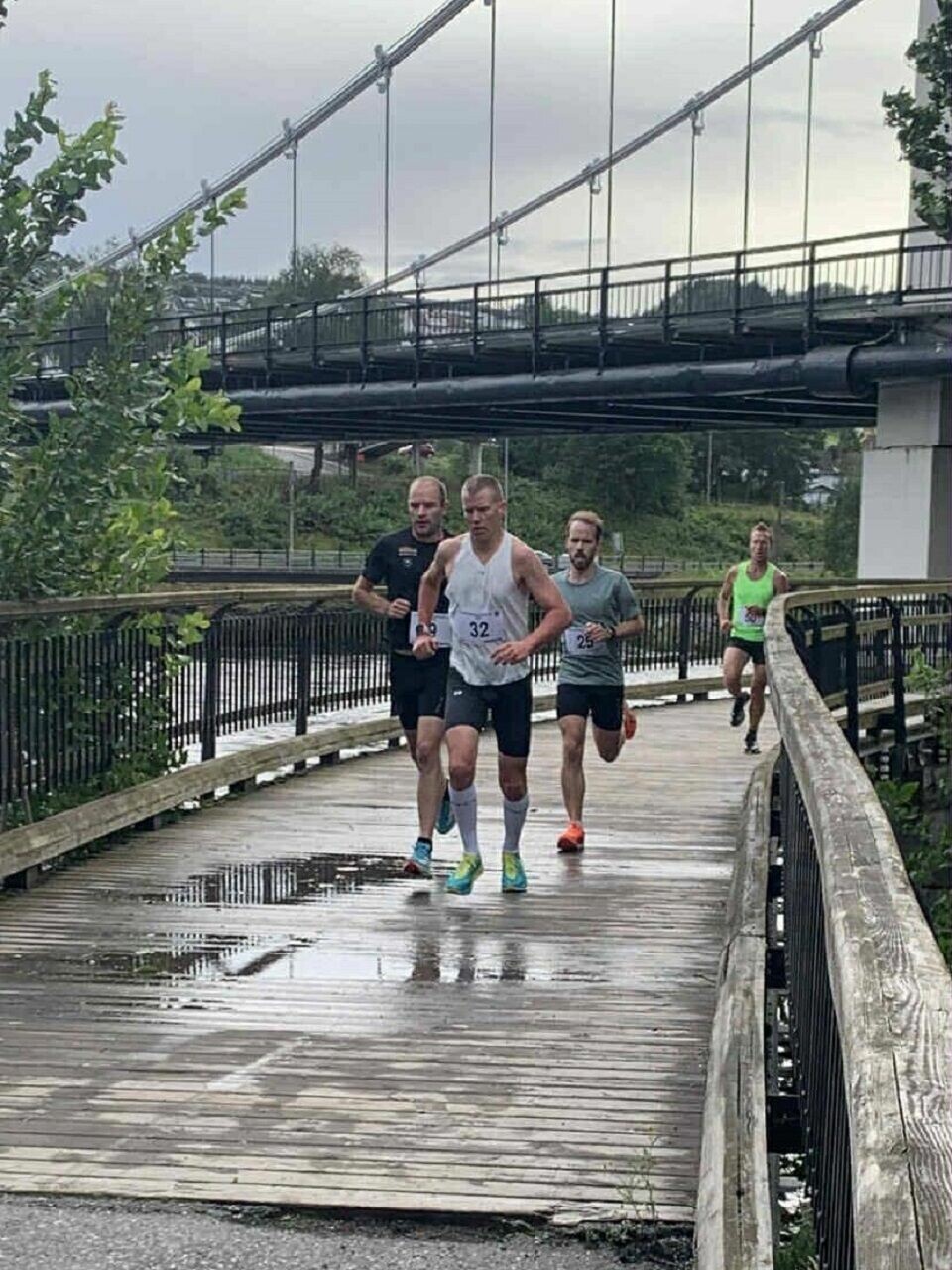 Jarle Marvik i tet med Henrik Nillsson og Mats Emil Sand i rygg. (Foto: arrangøren)