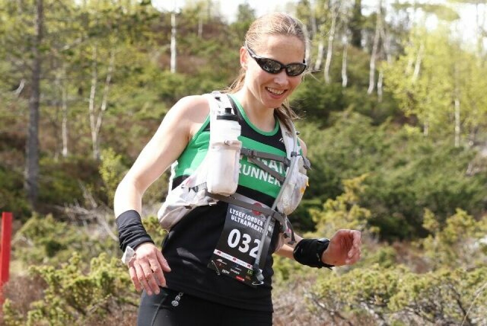 Mari Mauland i terrenget ca 15 km før mål (foto: Olav Engen) Mari Mauland i terrenget ca 15 km før mål (foto: Olav Engen)
