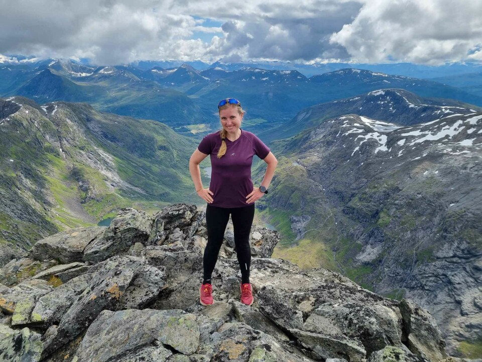 Isabel Aarnes på Hornindalsrokken dagen etter Hornindalsvatnet maraton sist sommer. (Privat foto) Isabel Aarnes på Hornindalsrokken dagen etter Hornindalsvatnet maraton sist sommer.