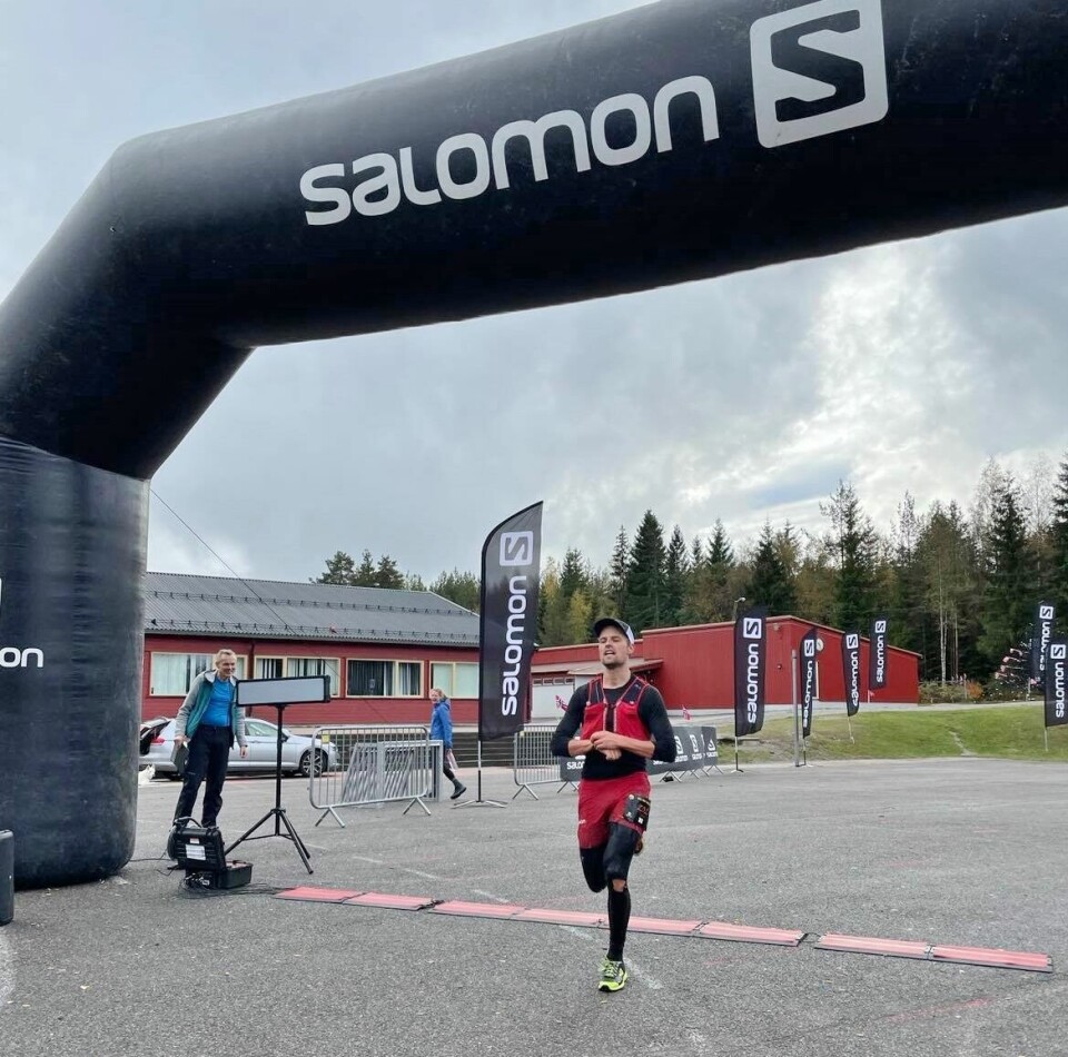 Tobias Dahl Fenre vant kortdistansen (55 km) i Oslo Trail Challenge Tobias_Dahl_Fenre_mål.jpg