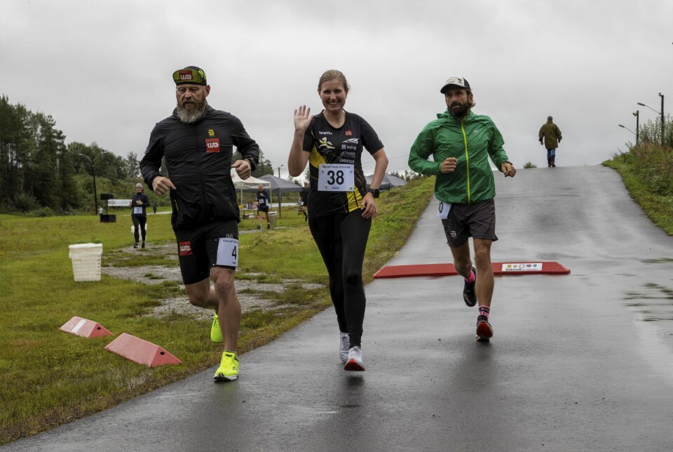 Gladløper Isabel arrangerer selv sitt maratonløp nummer 100 Alltid smilende Isabel Aarnes - her etter 600 meter.jpg
