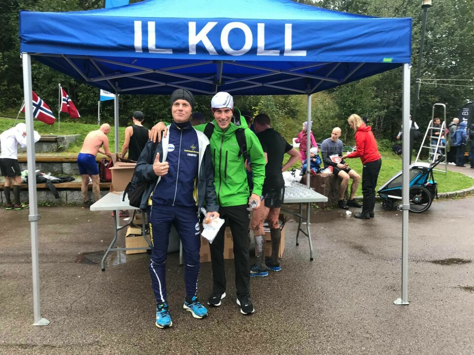 Britiske Alan Cherry og svenske Simen Wästlund var raskest i lørdagens våte Heltraver'n. (Foto: Nordmarkstraver'n) Britiske Alan Cherry og svenske Simen Wästlund var raskest i lørdagens våte Heltraver'n. (Foto: Nordmarkstraver'n)
