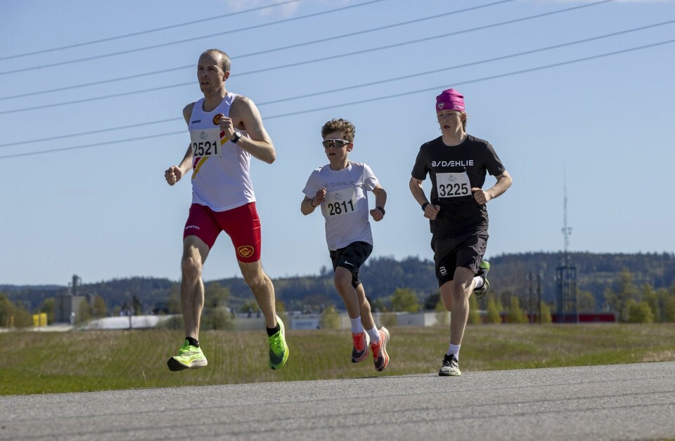 47 løpere og 19 perser i det fjerde Perseløpet for året Etter 1.5 km meter ledet Hallvard Nilsen foran Henrik J¢rgensen med vinner av 10 km Jakob Bruun Lorentsen på halen..jpg
