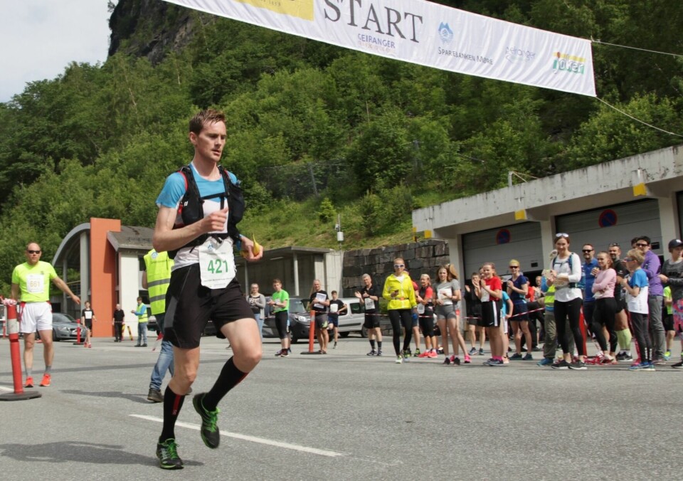 Kilian Jornet satte løyperekord i Nibbeløpet Vegard_Fredheim_mål.jpg
