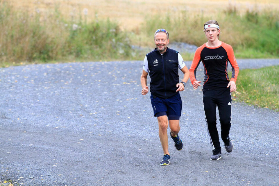 Olympiaparkløpet i Sørdalskarusellen er godt i gang 07 Far Eirik Torbjørnsen og sønnen Andreas Gjerdet var i godt humør da de kom til startområdet etter fullført løp IMG_4404.jpg