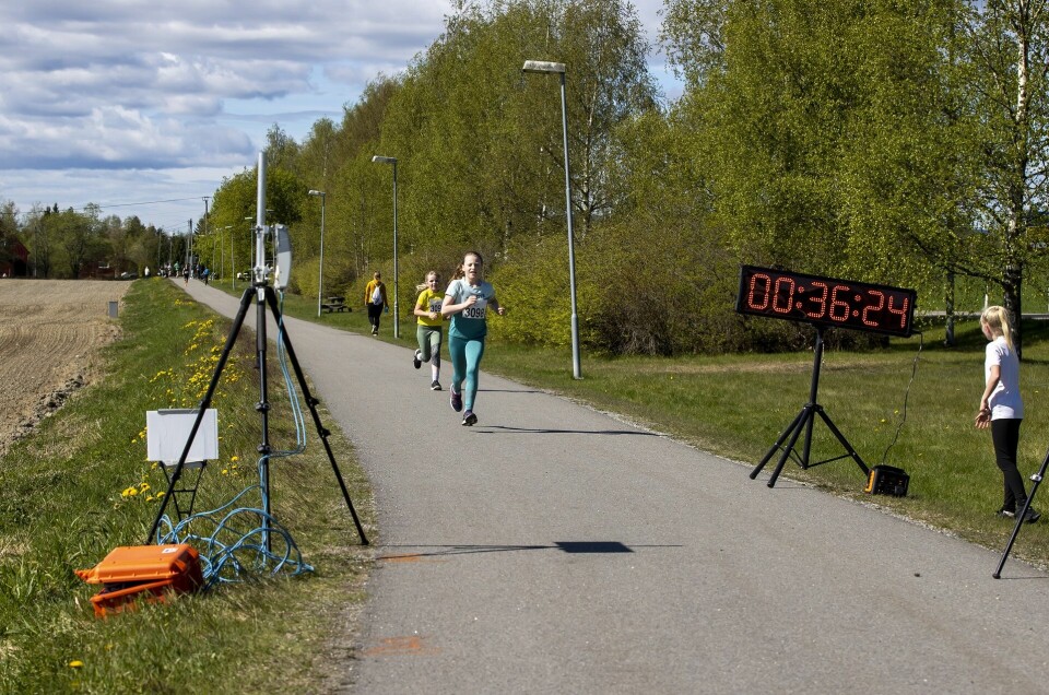 47 løpere og 19 perser i det fjerde Perseløpet for året Jentene fra Våler koste seg i Gunnlovsbygda..jpg