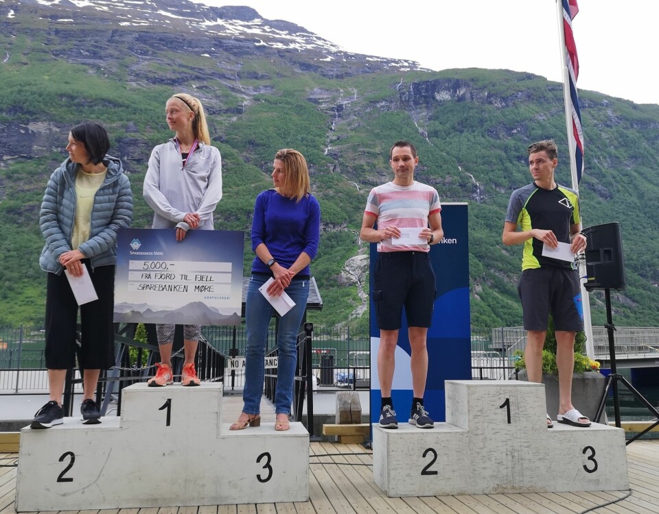 Kilian Jornet satte løyperekord i Nibbeløpet Nibbeløpspallen_foto_CP.jpg
