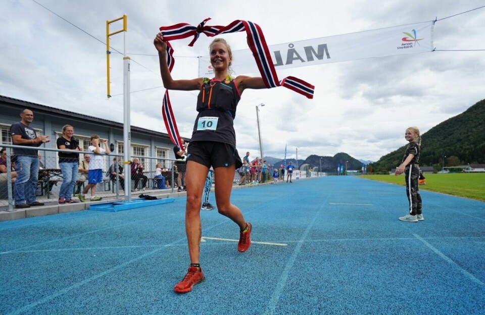 Johanna Åstrøm vinner 7 Lakes. (Foto: Sebastian Mamaj) Johanna Åstrøm vinner 7 Lakes. (Foto: Sebastian Mamaj)