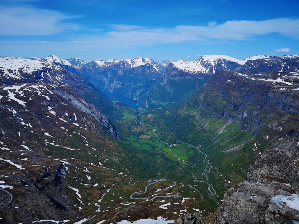 Kilian Jornet satte løyperekord i Nibbeløpet Utsikt_fra_Dalsnibba_CF-foto.jpg