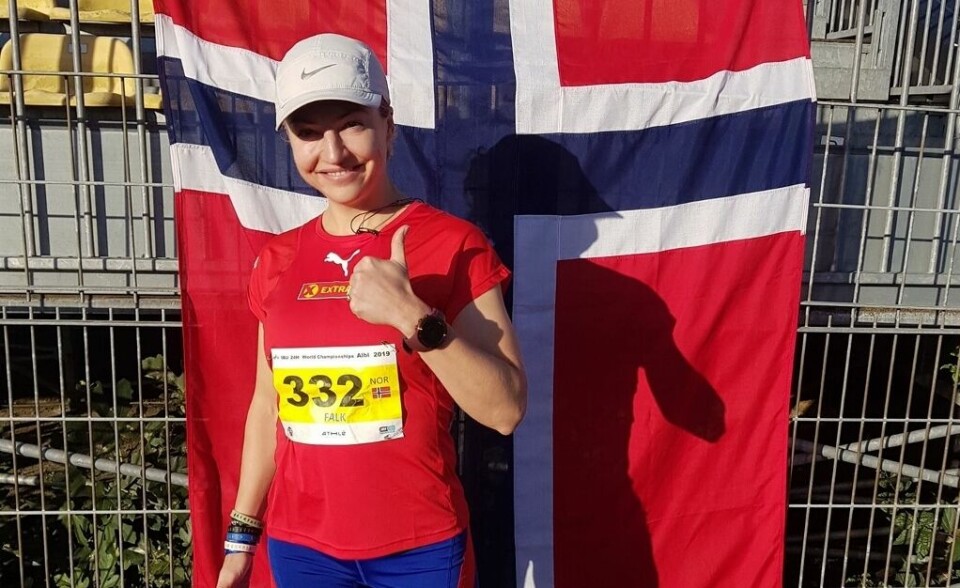Therese Falk på 14. plass, Jo Inge Norum på 26. plass i VM 24-timers therese-falk-flagg (1024x626).jpg
