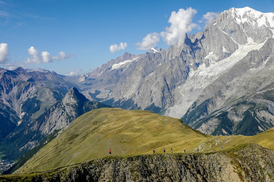 2132 løpere gav seg i kast med de 101 kilometerne og over 6000 høydemeterne i fjelløpet fra Courmayeur i Italia til Chamonix i Frankrike. (Foto: UTMB® / Thomas Bekker) 2132 løpere gav seg i kast med de 101 kilometerne og over 6000 høydemeterne i fjelløpet fra Courmayeur i Italia til Chamonix i Frankrike. (Foto: UTMB® / Thomas Bekker)