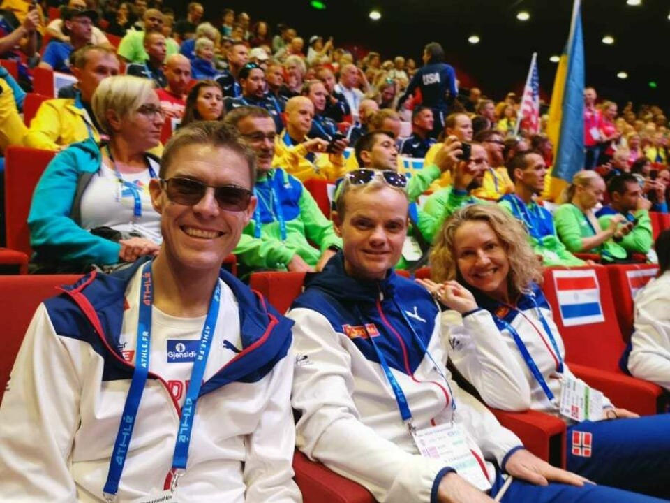 Therese Falk på 14. plass, Jo Inge Norum på 26. plass i VM 24-timers FRa_åpningsseremonien_AinaNygård-foto.jpg
