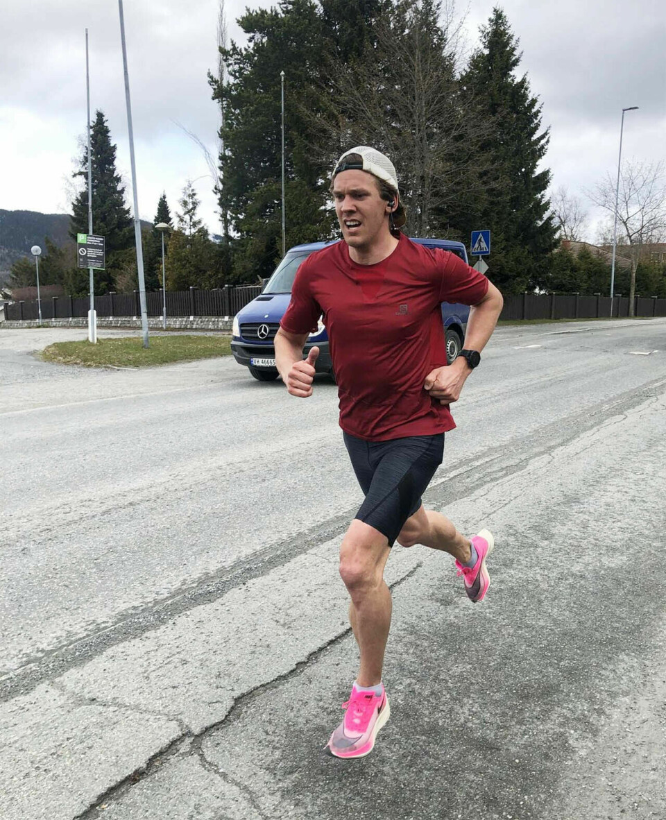 17. Mairaton ble en massemønstring av sprekhet i rødt, hvitt og blått Sebastian_Haakansson.jpg