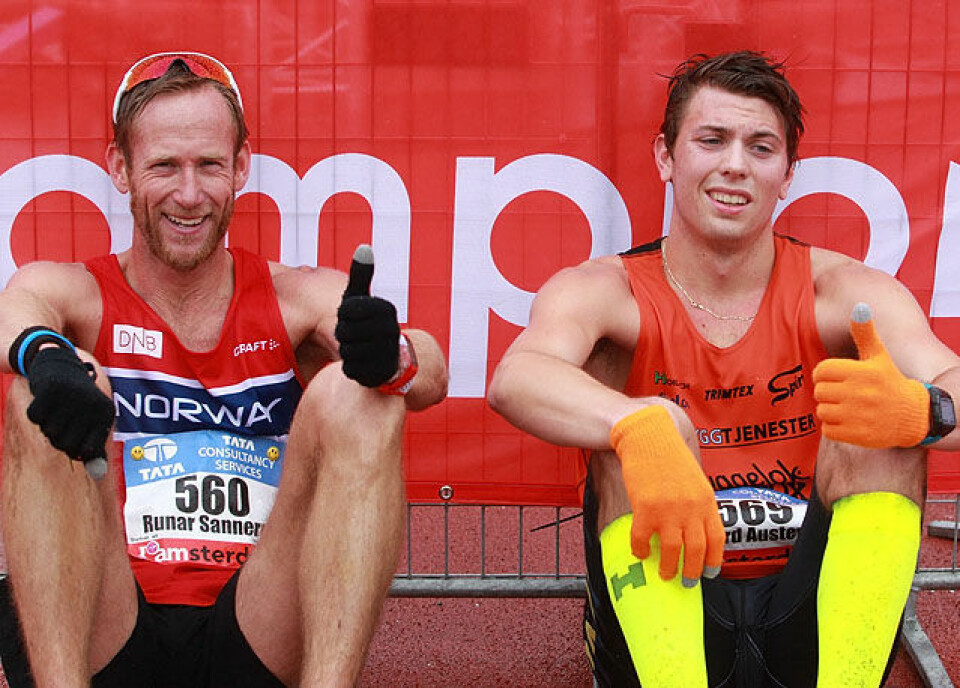 Tre ungdommer best av de norske i Amsterdam Marathon (Oppdatert) Maal_fingeren_opp_Sannerud_Austevoll_A20G6436.jpg