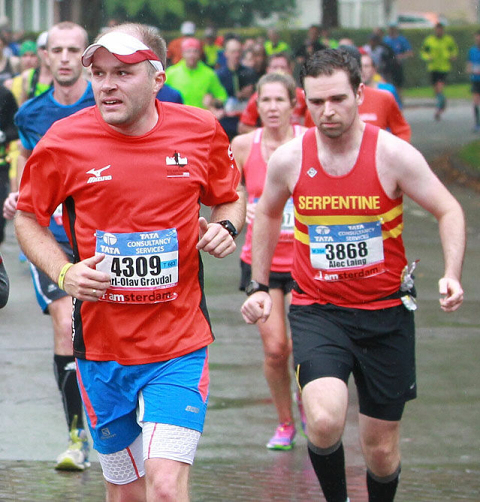 Tre ungdommer best av de norske i Amsterdam Marathon (Oppdatert) Aarets_T-skjorte_Karl-Olav_Gravdal2_A20G5605.jpg