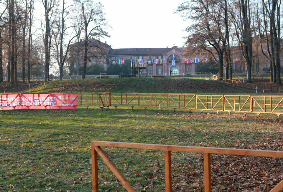 EM i terrengløp - en spesiell løype med noen ekstra utfordringer 3-Vending_kortrunde_nedenfor_Castello_Borgo_AZ3T1797.jpg