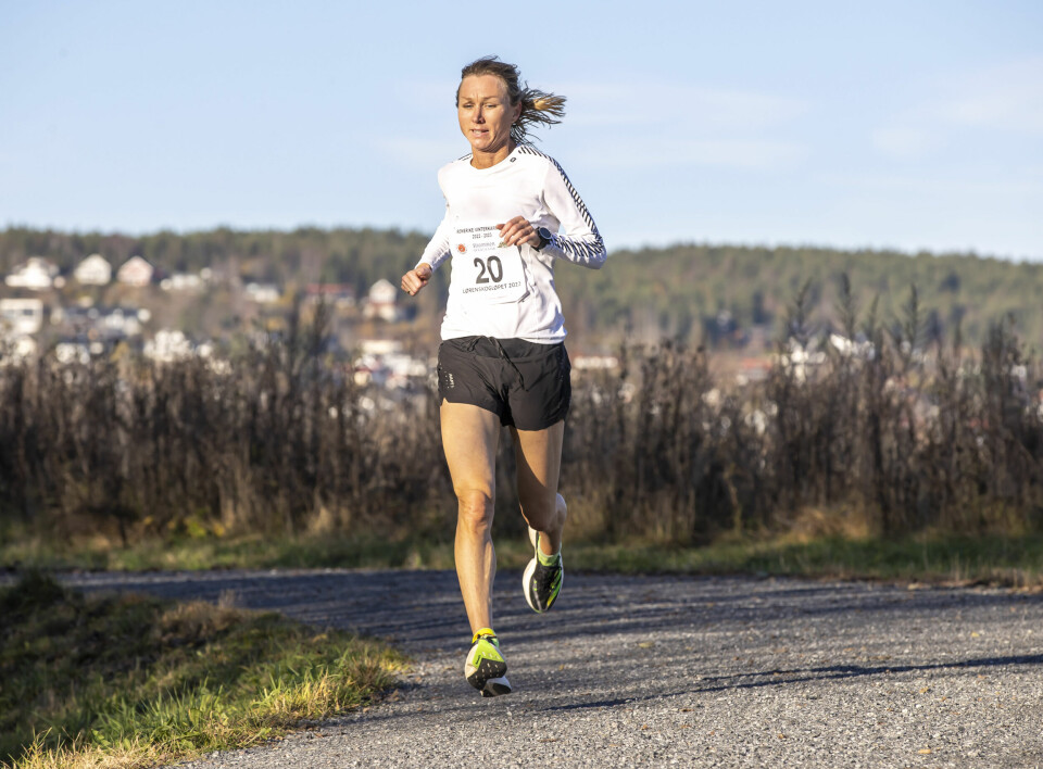 Rashid Handule (55) imponerte med 1:18 på Lørenskogløpet halvmaraton Silje Christiansen fra Driv IL Friidrett vant kvinneklassen på halvmaraton med 1.26.47.jpg