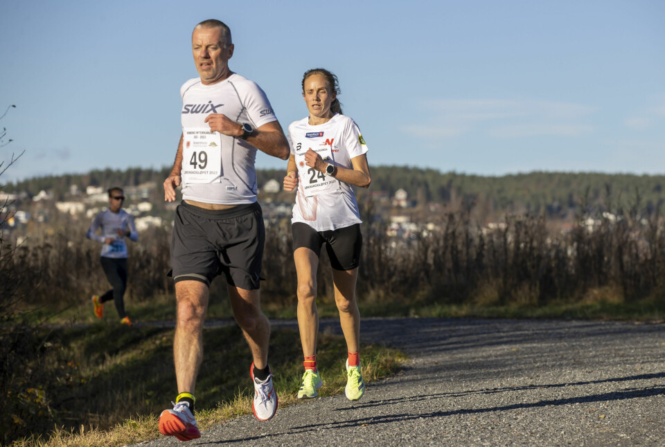 Rashid Handule (55) imponerte med 1:18 på Lørenskogløpet halvmaraton Tone Fløttum fra Fet Friidrettsklubb ble nummer to i kvinneklassen med 1.35.08.jpg