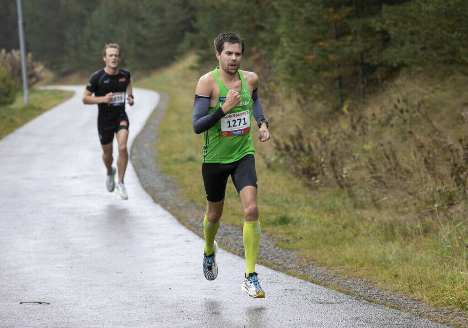 Karoline Bjerkeli Grøvdal med rekordløp i Norgesløpet på Jessheim Norgesløpet 2022 - Halvmaraton - Vegard Ølstad Dalberg har blitt 30 år, og for noen pår siden var han en habil mellom- og langdistanseløper.jpg