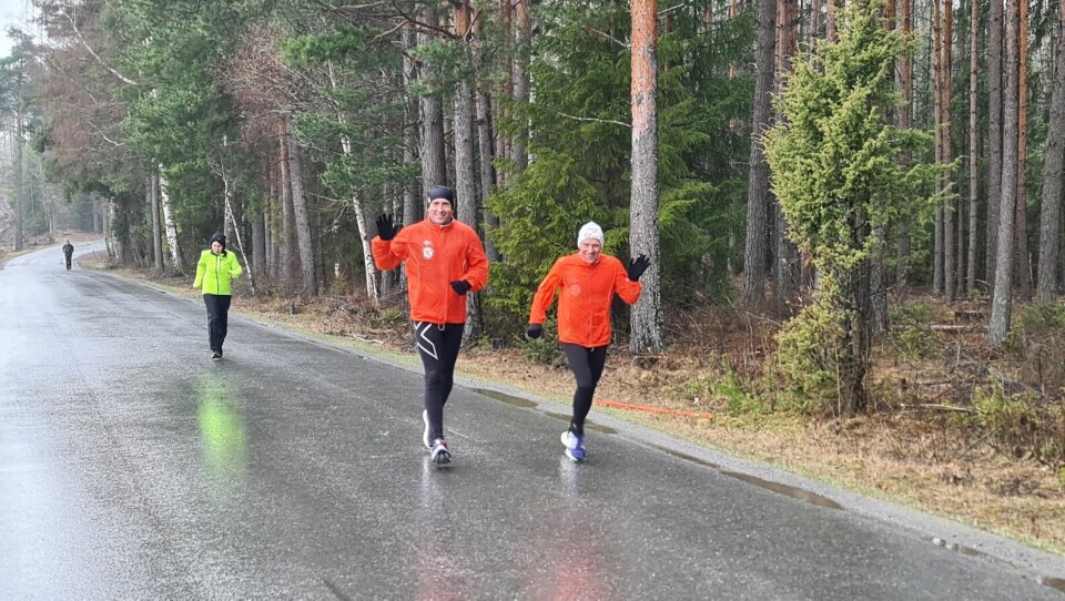 Røyse Ultra for 7. gang med Hytteplanmila x 8 Tre av l¢perne ute på siste runde i lett regnvær kl. 09 om morgenen..jpg