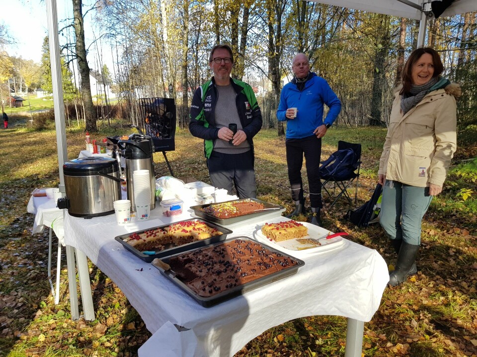 Trivelig Løten Mølles Høst o-løp for 9. gang Arangørenes kakebord.jpg