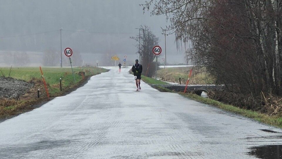 Røyse Ultra for 7. gang med Hytteplanmila x 8 Nr. 1 og 2 i herreklassen har begynt på den legendariske og seige Selteveien, på siste runde..jpg
