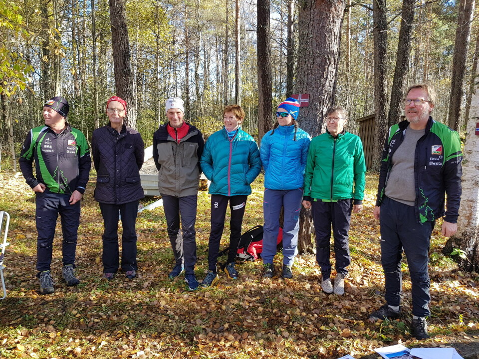 Trivelig Løten Mølles Høst o-løp for 9. gang Klassevinnere Ole Hans Øie Thorbjørn Ødegård Andreas Huber Kjerti Rønning Evine Westli Andersen Lis Dæhli og arrangør Arvid Bratlie.jpg