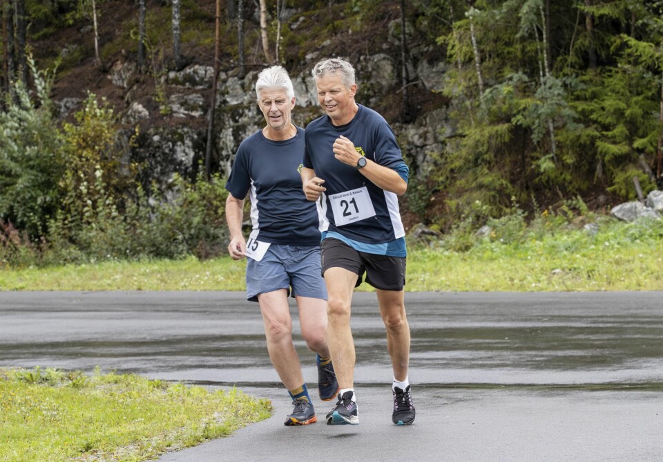 Sterke vinner-resultater i Eidsvoll Verk 6-timers Mons Øyvind Tingelstad og Jostein Lundgaard - begge med løpetrøyer fra Eidsvoll 6-timers 2007.jpg
