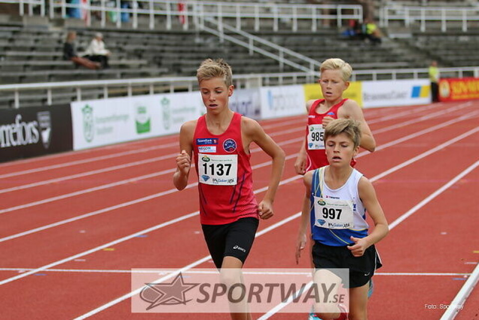 Gode norske resultater på DN Galan Youth Bilde 4 Lars Agnar Hjelmeset etter ca 2 runder på 2000m