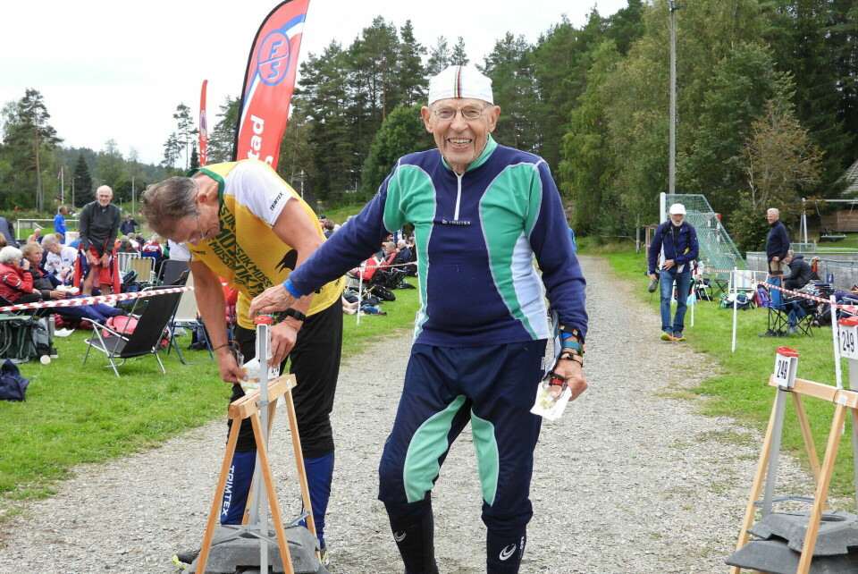 Arne Kjell Foldvik fra Nidarøst OK i mål på mellomdistansen i klasse H90. (Foto: Stein Arne Negård) Arne Kjell Foldvik fra Nidarøst OK i mål på mellomdistansen i klasse H90. (Foto: Stein Arne Negård)