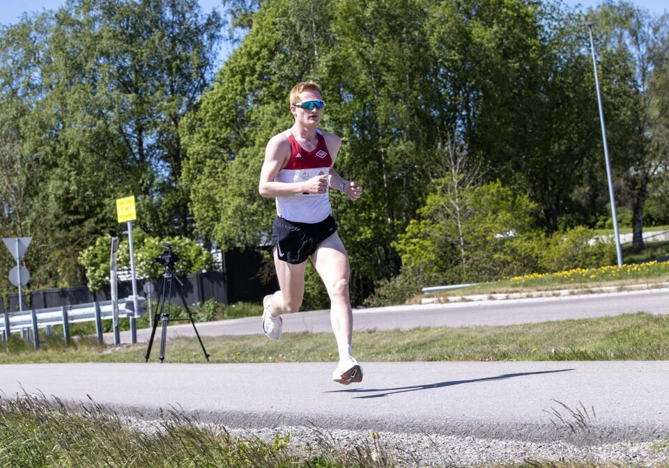 Knut Borkholm fra Sportsklubben Vidar vant 5 km på tiden 16.19 - noe som var langt bak persen. (Foto: Bjørn Hytjanstorp)
