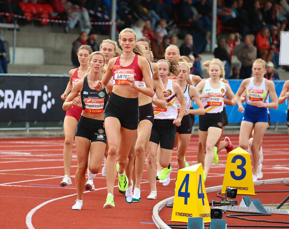 Amalie Sæten hadde på forhånd bestemt seg for IKKE å ta teten ut fra start. Men de planene ble fort skrinlagt. (Foto: Arne Dag Myking)