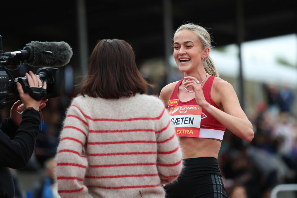 Amalie Sæten med seiersintervju med NRK etter målgang. (Foto: Arne Dag Myking)