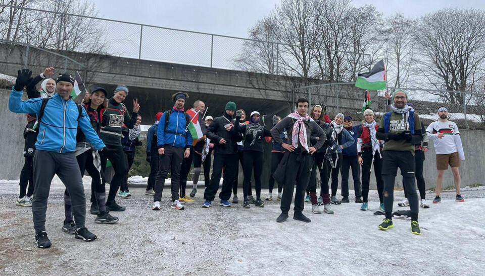 Deltakerne er klare til start i et solidaritetsløp for Palestina i fjor.