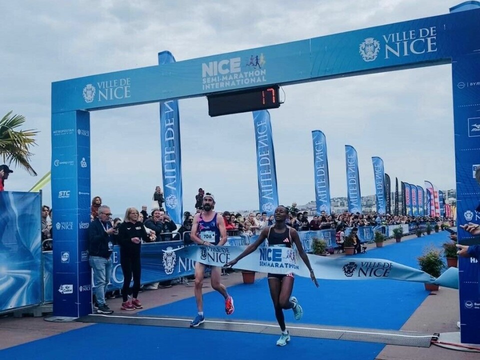 Lucy Nthenya fra Kenya vant kvinneklassen med nærmere tre minutters margin. (Foto: arrangør)