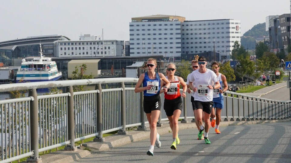 Kathrine Kvernmo (tredje plass) og Camilla Lund (vant) maraton under Trondheim Maraton