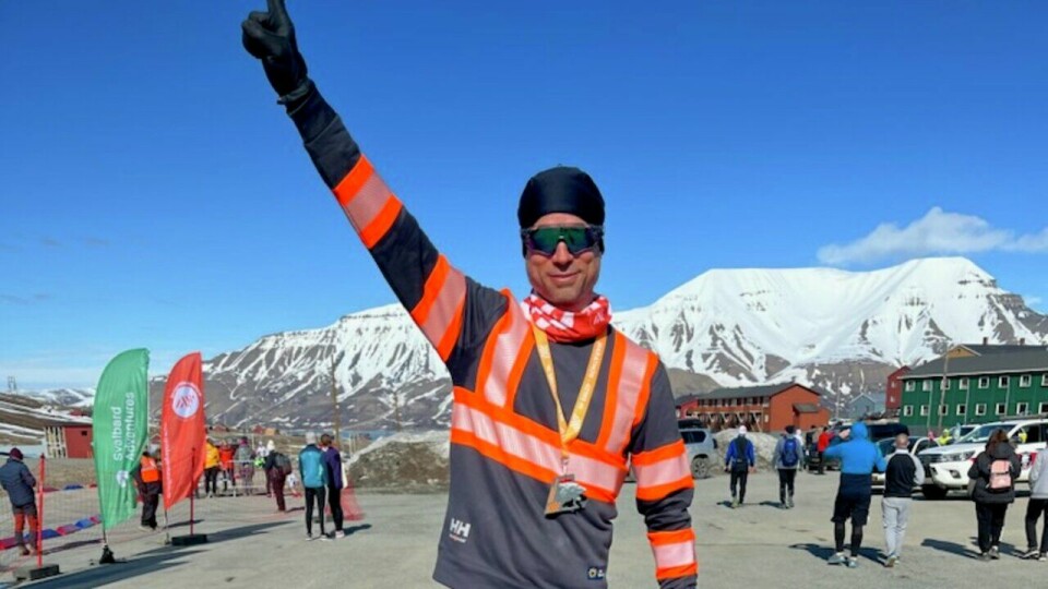 Sverre Laksen etter målgang på maratondistansen under Spitsbergen Marathon 2023
