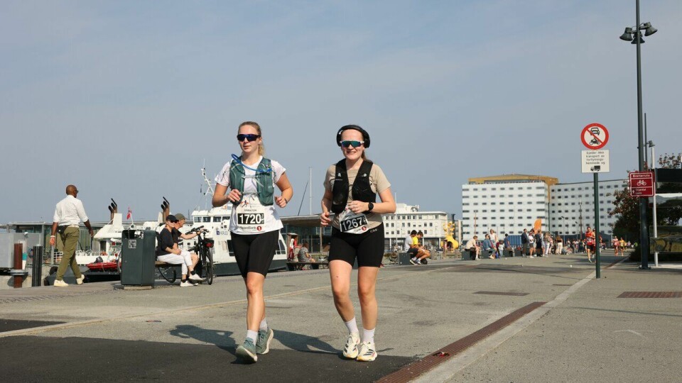 F.v.: Siri Hosøy og Nora Kristine Arntsen løp maraton under Trondheim Maraton