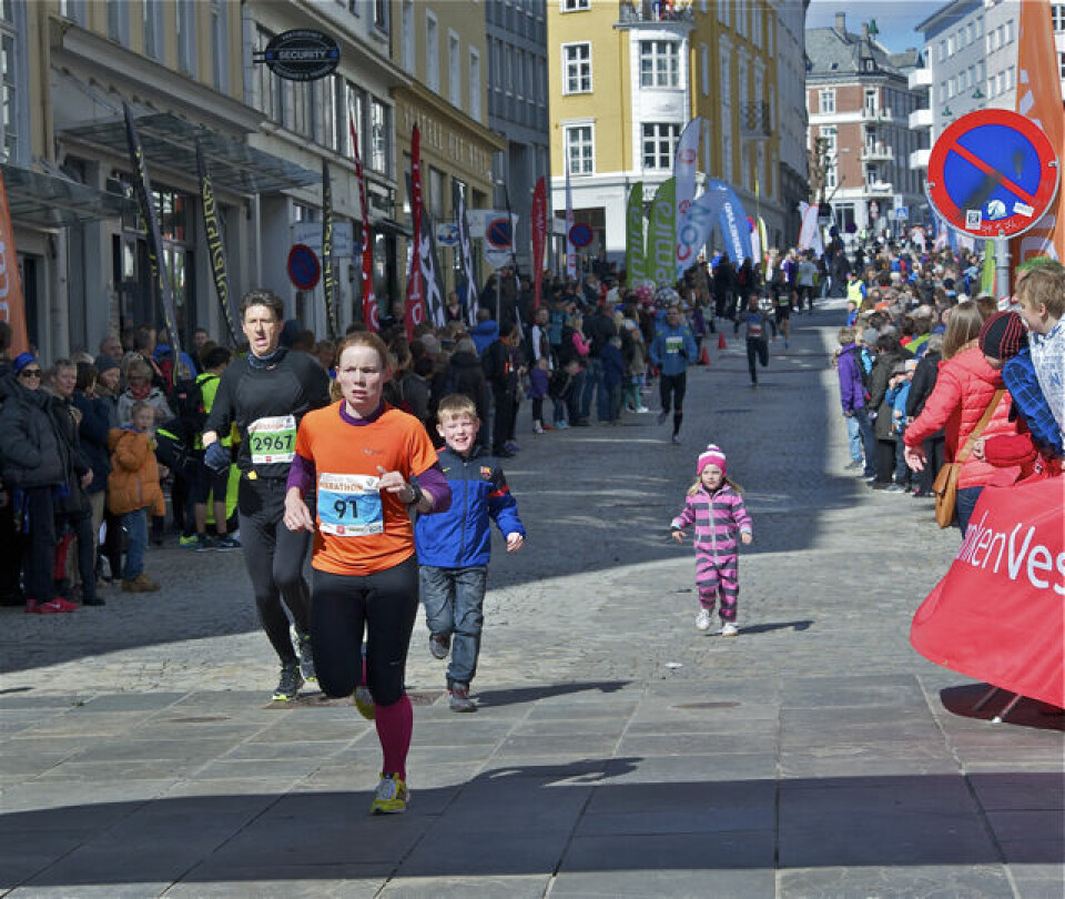 Hafsås-rekord i Bergen City Marathon mens Mulugeta løp halv på 1.06.59