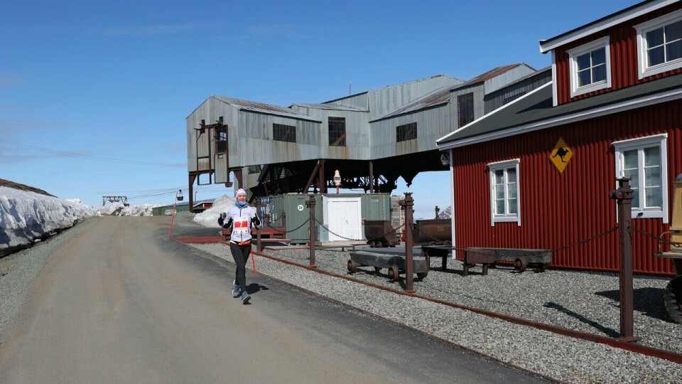 Olga Serezhnlkova løp maraton under Spitsbergen Marathon 2023
