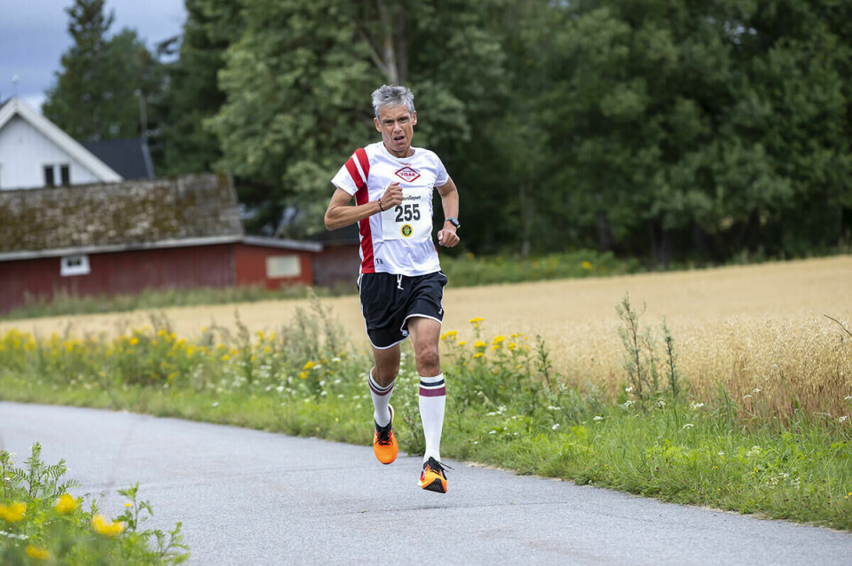 10 km: Tim Bennett, SK Vidar og Team Kondis løp på 42.33.
