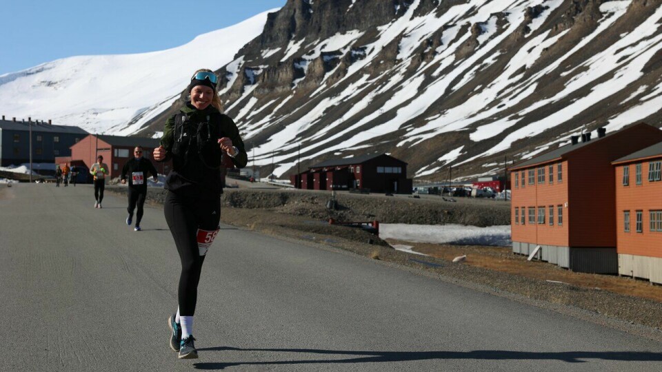 Hanna Leona Schwinck kom på andreplass i klasse K20-29 år på maraton under Spitsbergen Marathon 2023