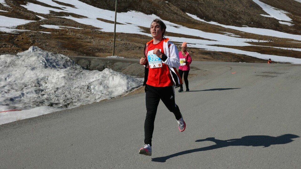Einar Slettnes kom på tredjeplass under Spitsbergenmila i Spitsbergen Marathon 2023