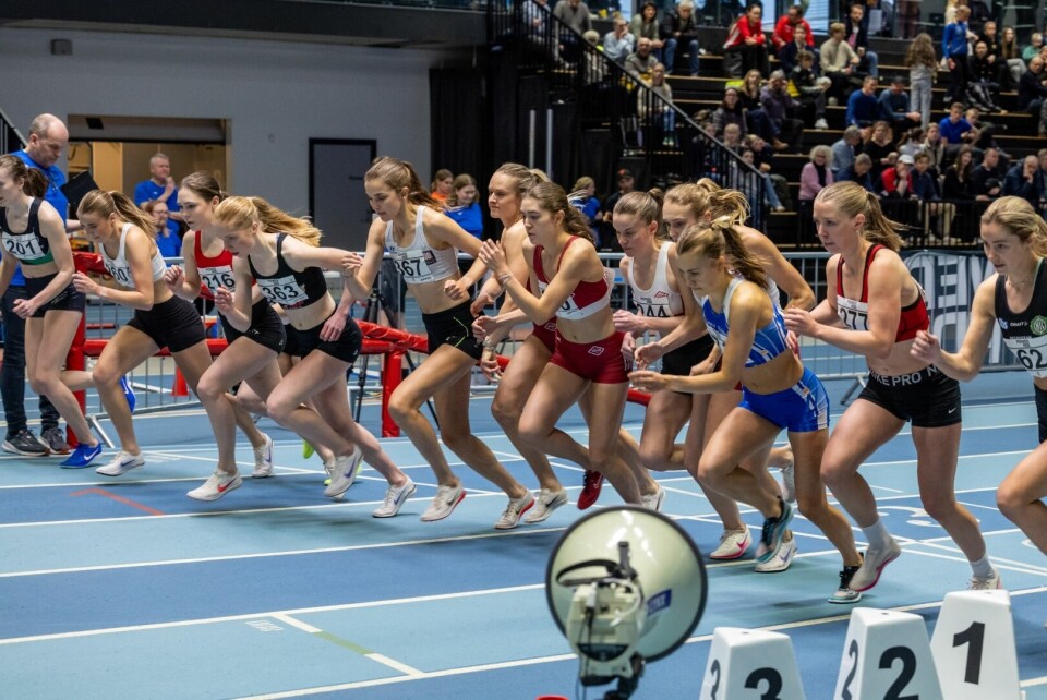 Starten går for kvinnenes 3000 meter. (Foto: Samuel Hafsahl) Starten går for kvinnenes 3000 meter. (Foto: Samuel Hafsahl)