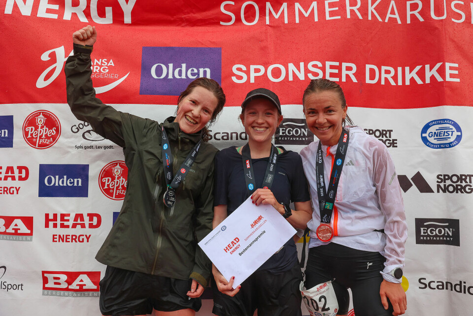 Premiepallen kvinner 10 km: Thea Skavhellen, Maria Erichsen Øverland og Monica Rekdal. Maria og Monica er gjengangere på premiepallen, mens Thea er mer uvant med opplevelsen. Det gir grunn til å juble.