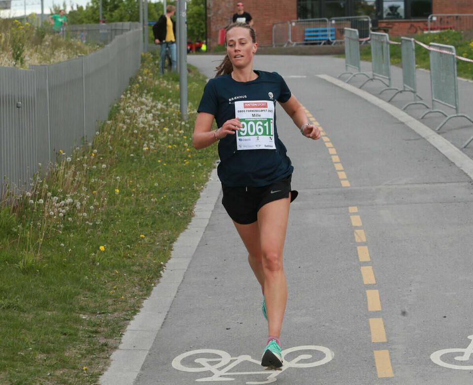 3km_damevinner_Mille_Thunem_300m_foer_maal_AZ3T4364